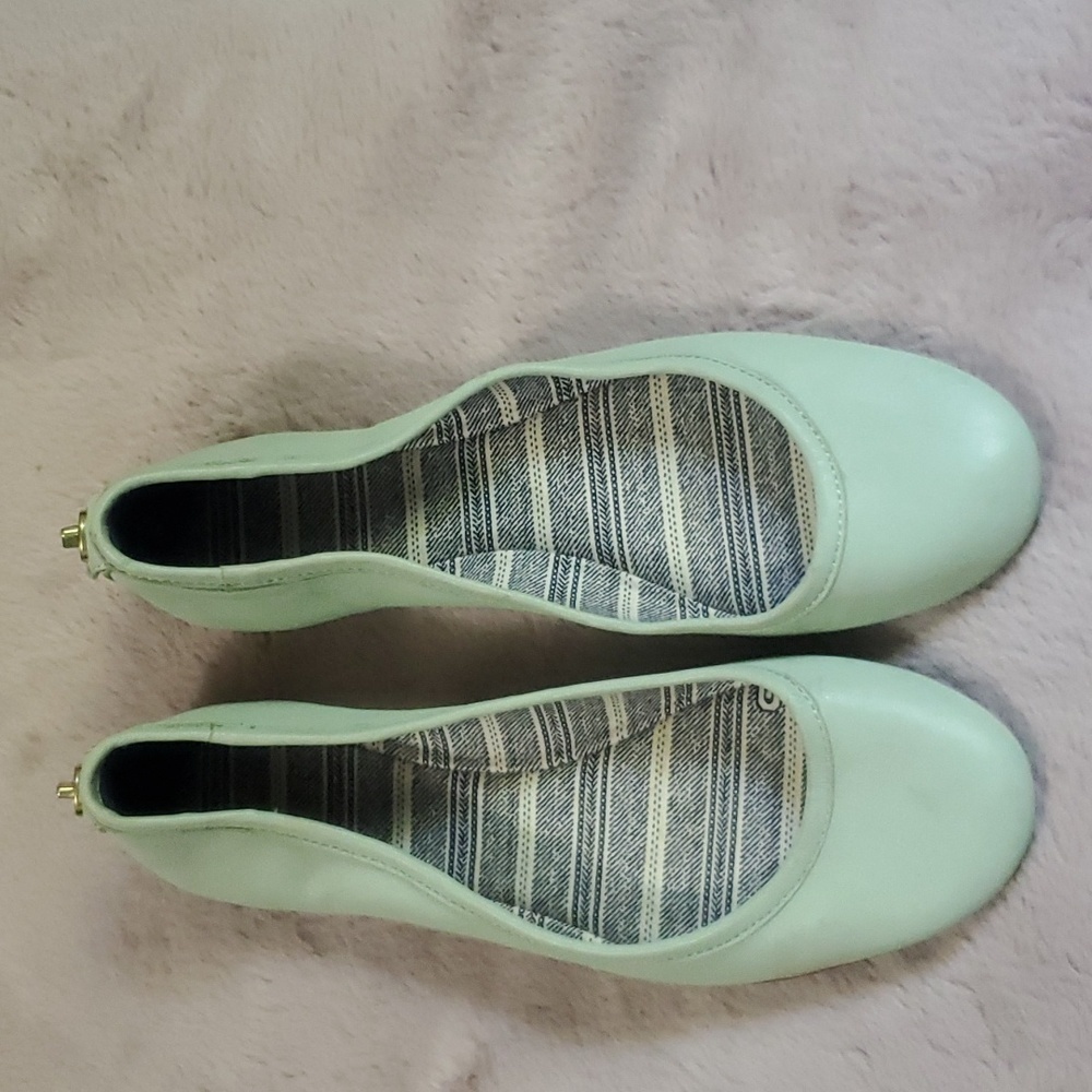 Coach August Leather Comfort Slip On Ballet Flats Light Green Size 6